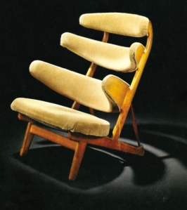 Pyramid Chair by Poul Volther, 1953 | from drezier’s blog [20th Century Masterpieces : : Corona Chair] dated 2017/5/20